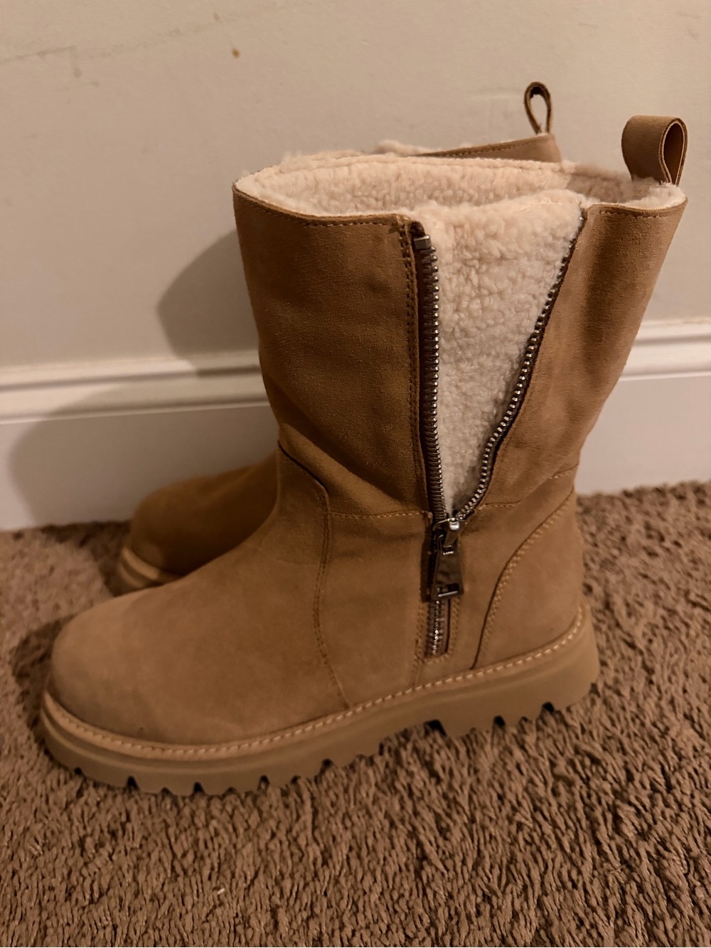 Blondo Burnout Waterproof Boots Women’s Size 10 Almond Suede